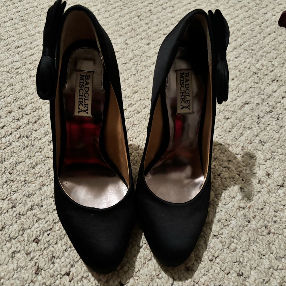7.5 - “Satin” Bow Tie Badgley Mischka